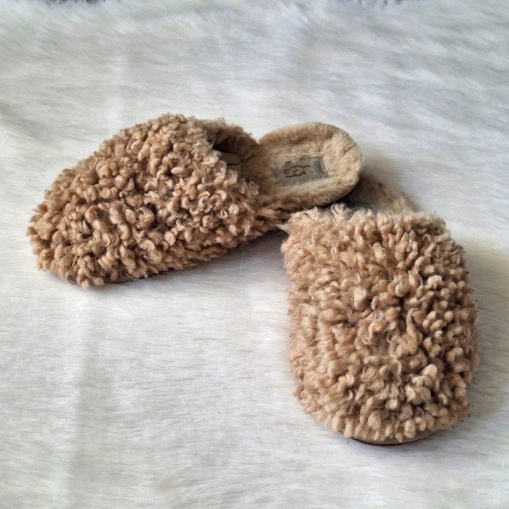 UGG Slipper Maxi Curly Slide Sandal Size 6 SN 1133151
